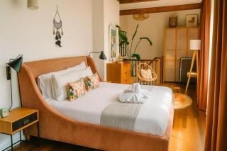 City Penthouse with 3 floors , Super King Bed , with secret garden - 9