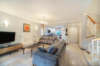 It is located in ldeniz neighborhood - 6