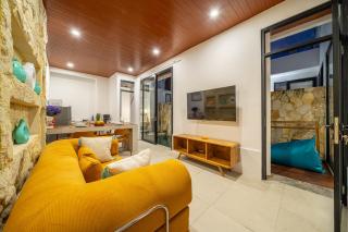 Stylish Modern Villa - Prime Spot - Spacious Pool Retreat - Kerobokan - 7