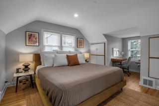 Family Home King Beds EV Charger WFH AC - 8