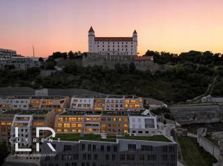 Castle-side Luxury Residence on Danube River bank,Free Parking - 0