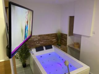 Nuit Magique en Love Room avec Jacuzzi Privé - Vierzon - 6