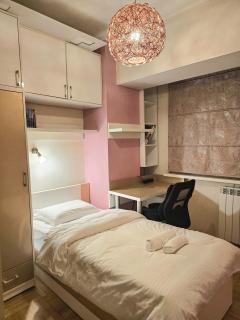 Explore Old Tbilisi, Family Retreat for 5, Walk to All - 1