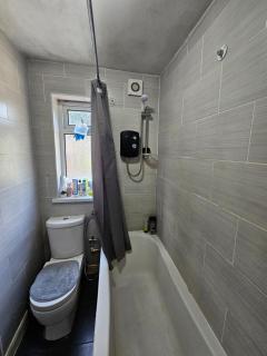 Cozy Room Available Near Birmingham Airport, NEC, Park, HS2 - 1