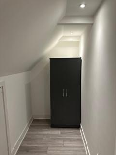 Flat 10 - Epsom High Street - 8