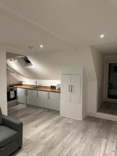 Flat 10 - Epsom High Street - Epsom - 7