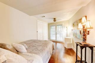 Step into the French Quarter 1 Large Bedroom - 9