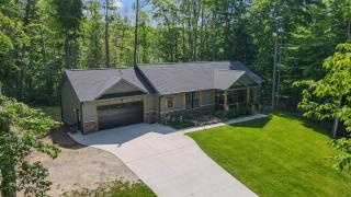 Lazy Bear Inn - Boyne City - 1