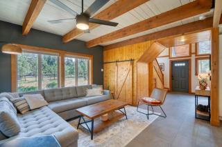 Juniper & Pine, a Lodge-Style Cabin in Sisters, OR - Sisters - 1