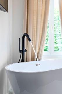 La Luxury - HyperCentre - Baignoire confort - Ambiance 5 étoiles - 5