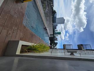 Ohana Suites 1 Lot 8 Near Ayala Cebu City - 1