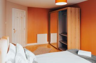Central Manchester Gem with Stylish 2BR Retreat and Free Carpark - Manchester - 2