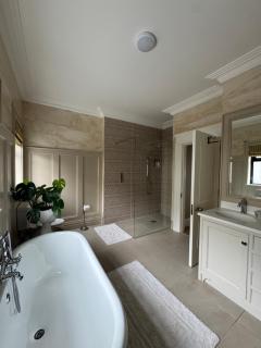 Milton on The Moyle Guest House - 5