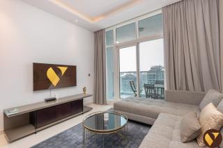 Vogue Vacation Homes, Business Bay Damac Maison Prive near Burj Khalifa and Dubai Mall, One Bedroom Apartment with Balcony, Canal and City Skyline View, Access to all Amenities - 9