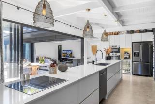 Desert Flame - Couples Retreat near the Beach - 8