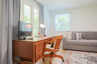 Tranquil Waterfront Getaway - Bourne - 1
