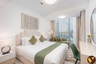 VOGUE Stylish Two Bedroom Apartment with Balcony and Stunning Views, Walkable few steps to DMCC Metro, 30th Floor, Global Lake View, Jumeirah Lake Towers - 5