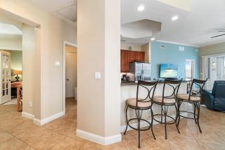 Tropical Paradise Oasis, Resort Amenities, Top-Floor, 3-Bedroom End-Unit - Bonita Springs - 2