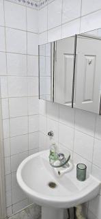 1-Bed Near Hyde Park - 3