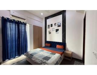 The Cozy Stay Entire 1BHK Apartment Sec 168 Golden Palms - Noida - 4