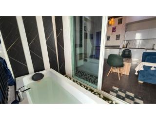 The Cozy Stay Entire 1BHK Apartment Sec 168 Golden Palms - Noida - 2