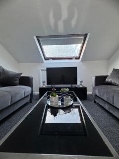 The Jade Loft - 7