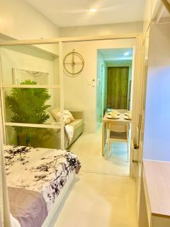 Primeworld District Condoresort 15mins2airport - - 2