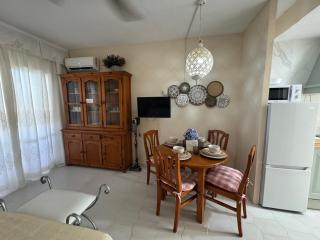Benalbeach Beauty- Sunny studio with windows throughout and a balcony with an ocean view - 3
