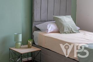 Family&GroupRetreat GamesRoom - Leicester - 6