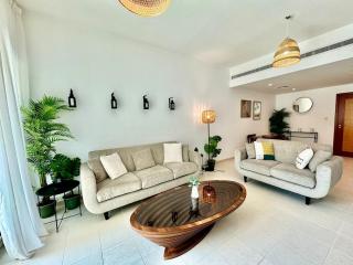 The Greens very well-lit unit - 0