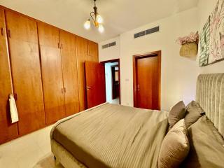 The Greens very well-lit unit - 5