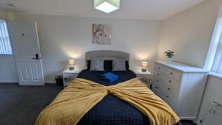 Large Modern House with Private Parking - Heeley - 3