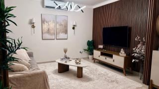 Cozy and Beautiful, 3 Bedroom Apartment Home - 0