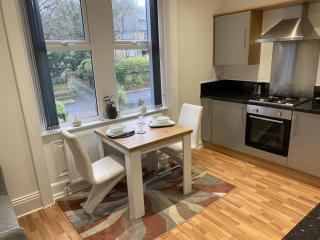 afshan's cozy spot - Bradford - 1