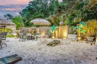 Tiki Bliss Pool & Resort Vibe - Navarre - 9