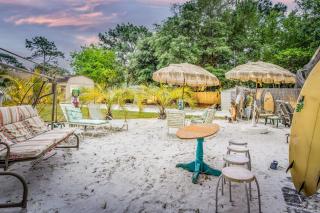 Tiki Bliss Pool & Resort Vibe - 3