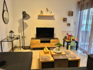 Marina Zeas Spacious Two Bedroom Apartment - Le Pirée - 8