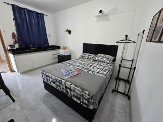 Flat completo 2 minutos da feira domingo e quarta - Aparecida de Goiânia - 0