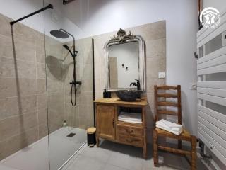 Chambre d'hôtes au coeur de la Ferme de la Porte en Aix pour 2 - 6