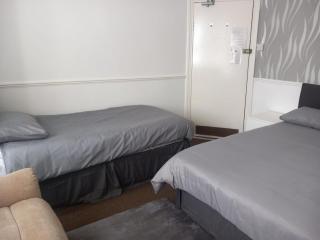 Bensons Guesthouse - 4