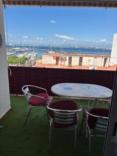 2 Chambre Vue port de plaisance - 8