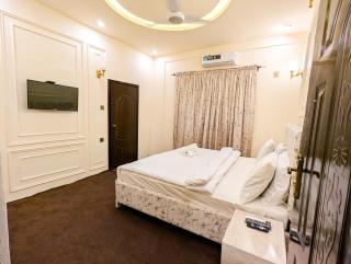 White Rose BnB Family - Near Millennium Mall - Airport - National Stadium - Karatschi - 0