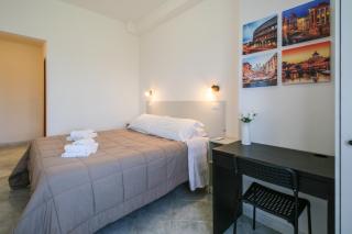 Fiumicino King's Guest House - Comfort Rooms - Fiumicino - 1