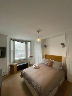 Charming Chelsea All Flat w Balcony - London - 9