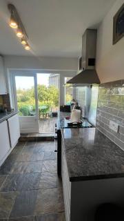Charming Chelsea All Flat w Balcony - London - 0