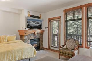 1106 - Studio Standard Eagle Springs West studio - 8