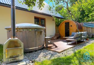 NaWypasie Apartment with Sauna Beautiful Garden SUP Board and Just 30 Minutes from Gdańsk and Gdynia - Szemud - 9