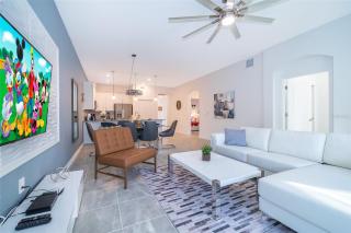 Luxury ChampionsGate Townhouse Pools Gym and near Disney World - 0