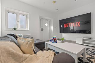 Cinema Studio Room with Spa - 0