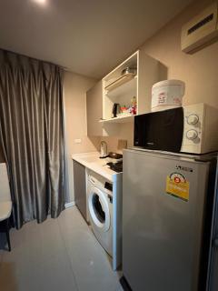 Welcome to warm room here have gym saona Netflix - 7